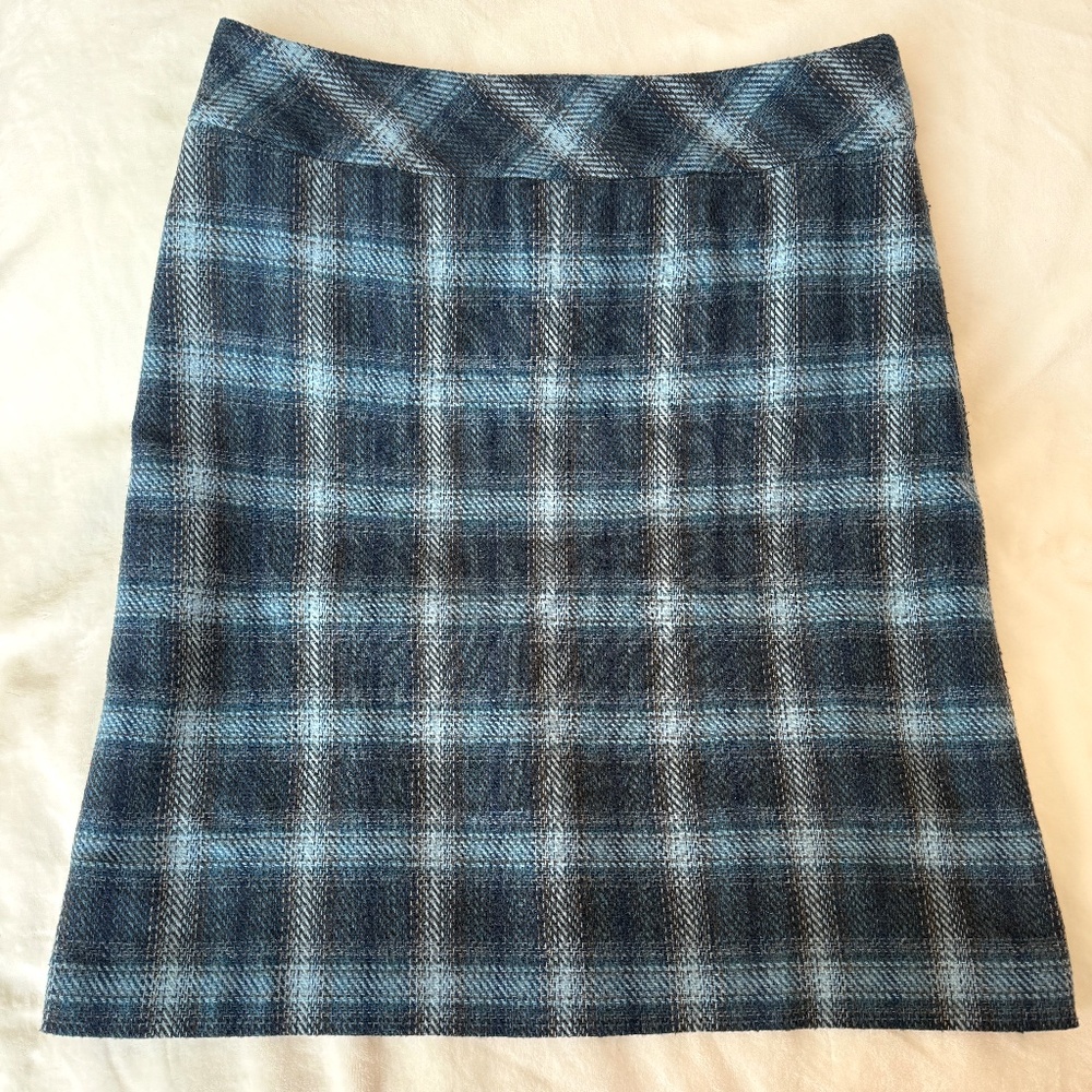 Beautiful Talbots pencil skirt tartan blues size 12 (see measurements)